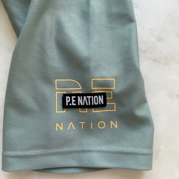 P.E Nation Women’s Green Workout Stretch Shorts – Size XS – Excellent Condition - Picture 5 of 5